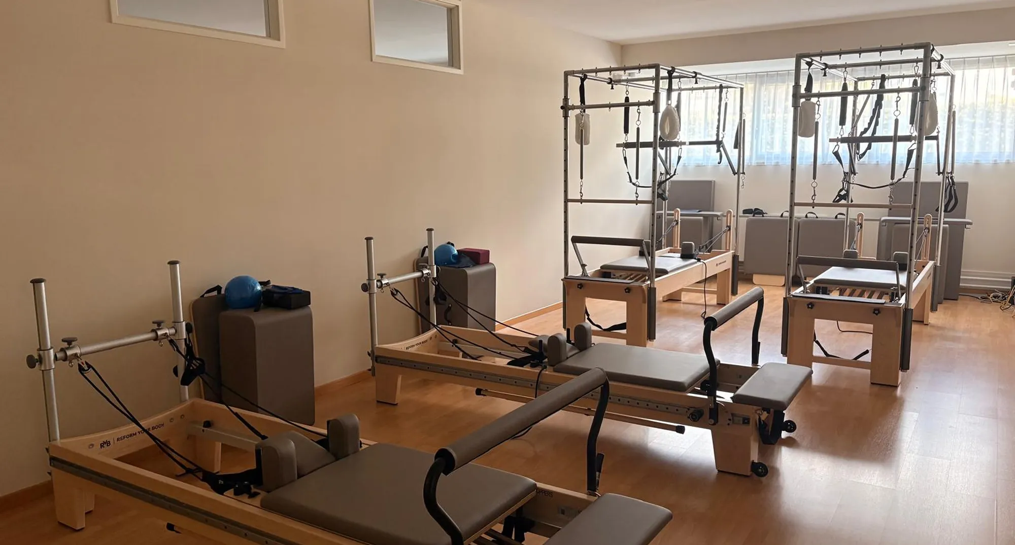 Studio Pilates Reformer a Tenero nel Locarnese — sala con Reformer di MondoPilates Elisa